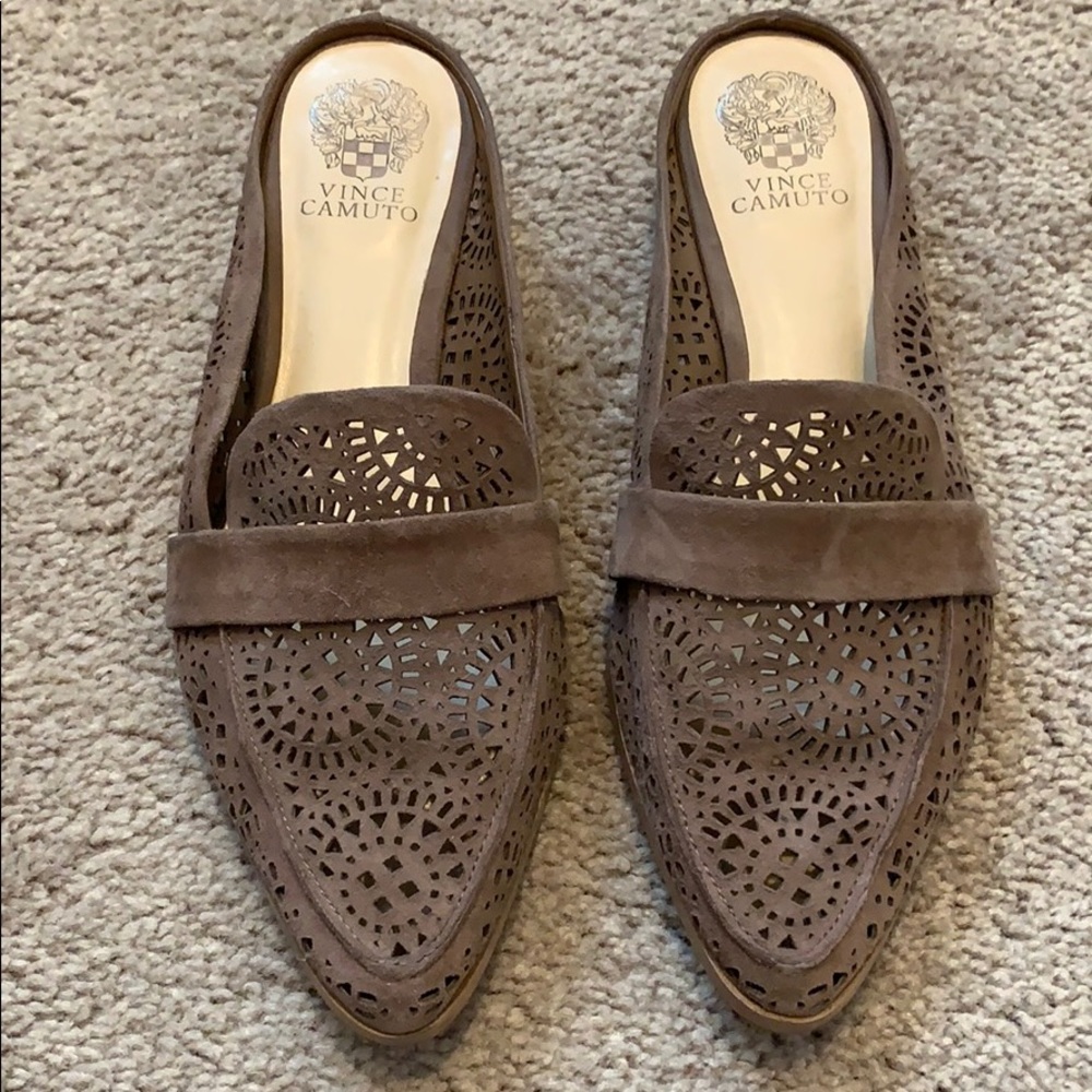 Vince Camuto taupe laser cut mule loafer sz 11